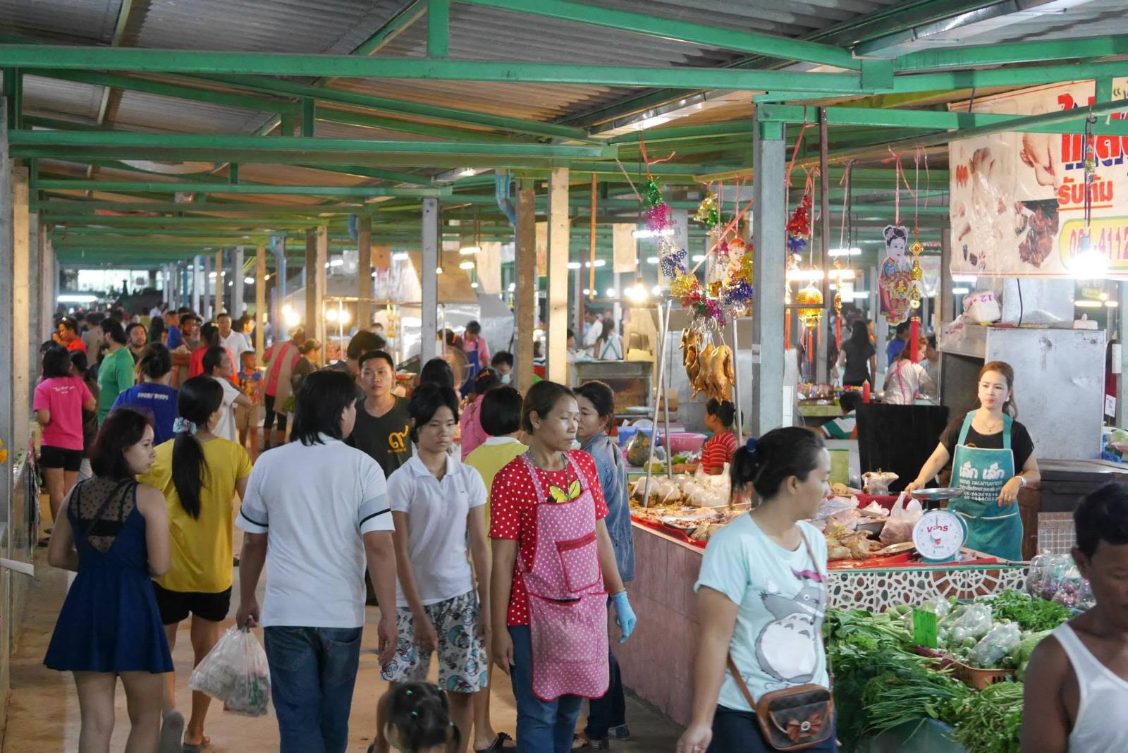ตลาดลานปูน