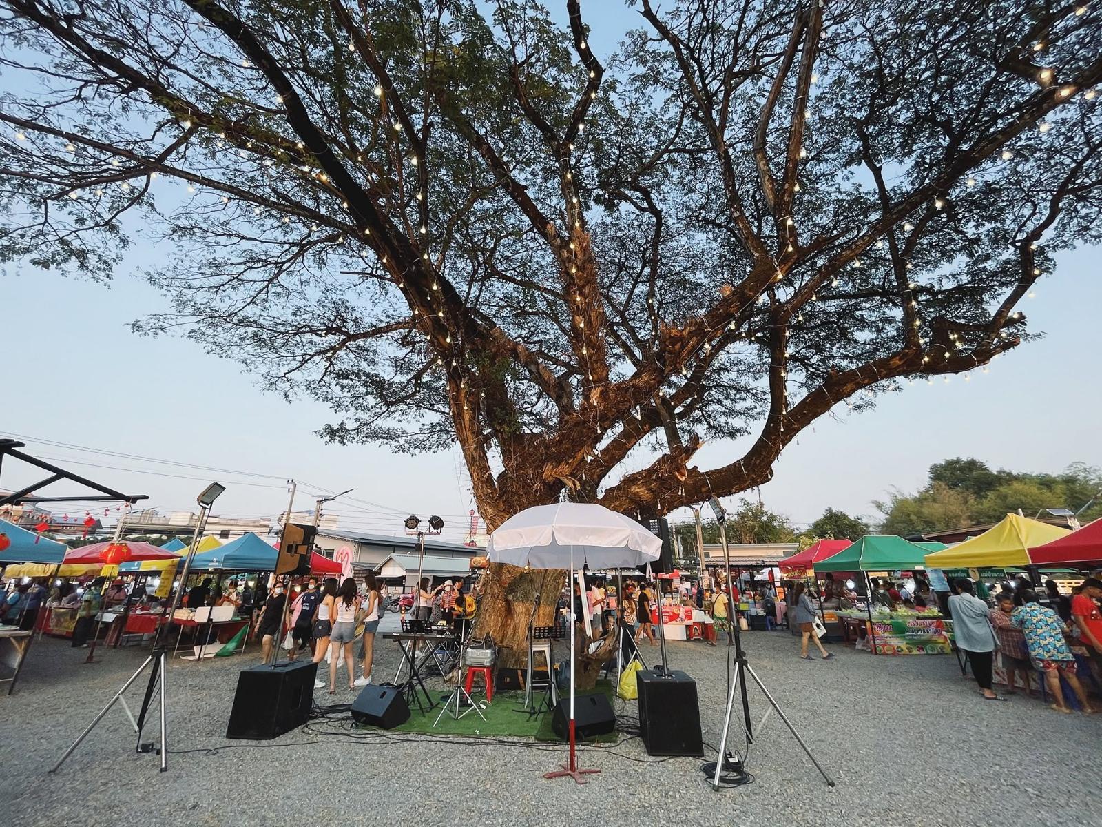 ตลาดจามจุรีมาร์เก็ต