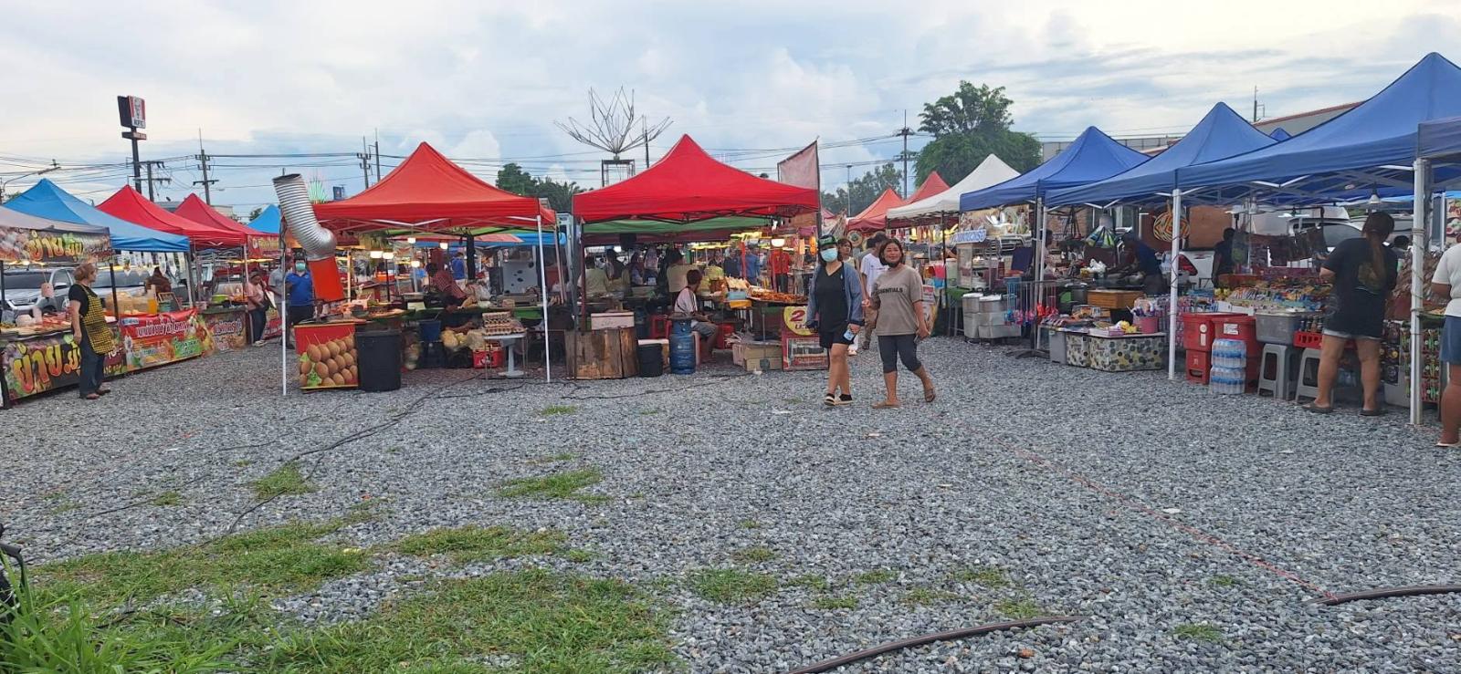 ตลาดนัดคลองถม ปตทเฮียพลซ้อน้อง กลางเมืองสระแก้ว