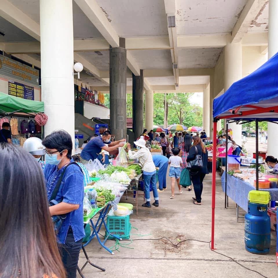 ตลาดนัดดอกแก้ว Dok Keaw Market
