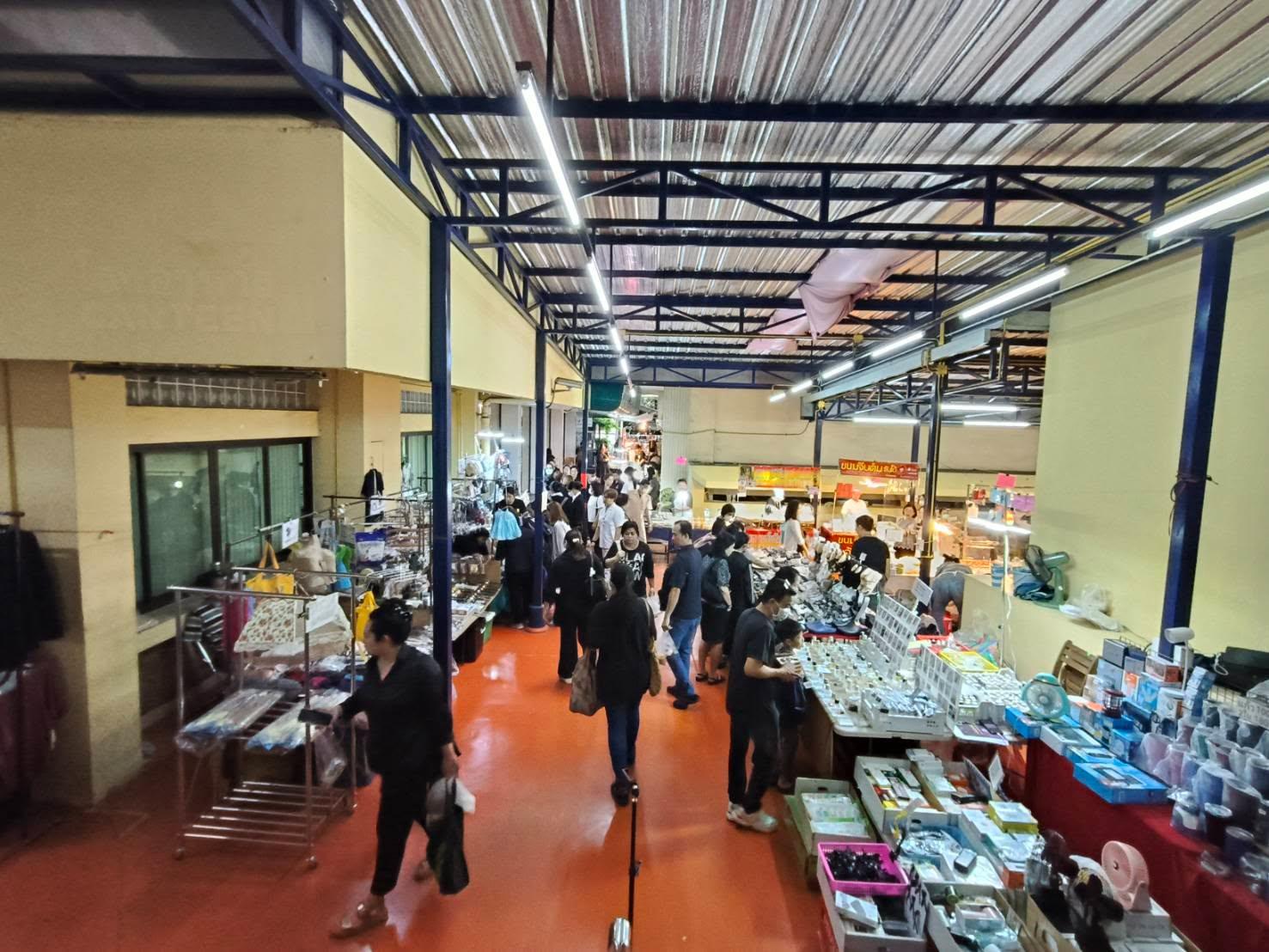 ตลาดนัดสวัสดิการคณะสาธารณสุข ม.มหิดล อนุเสาวรีย์
