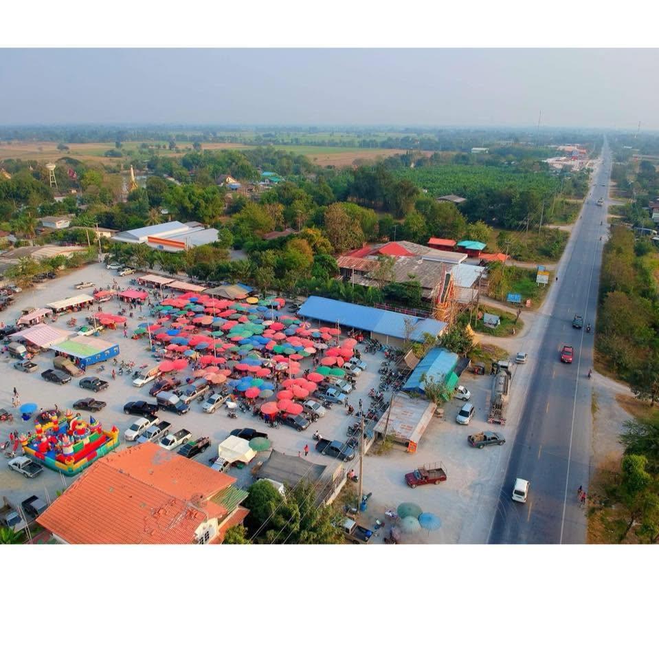 ตลาดนัดหนองโดก