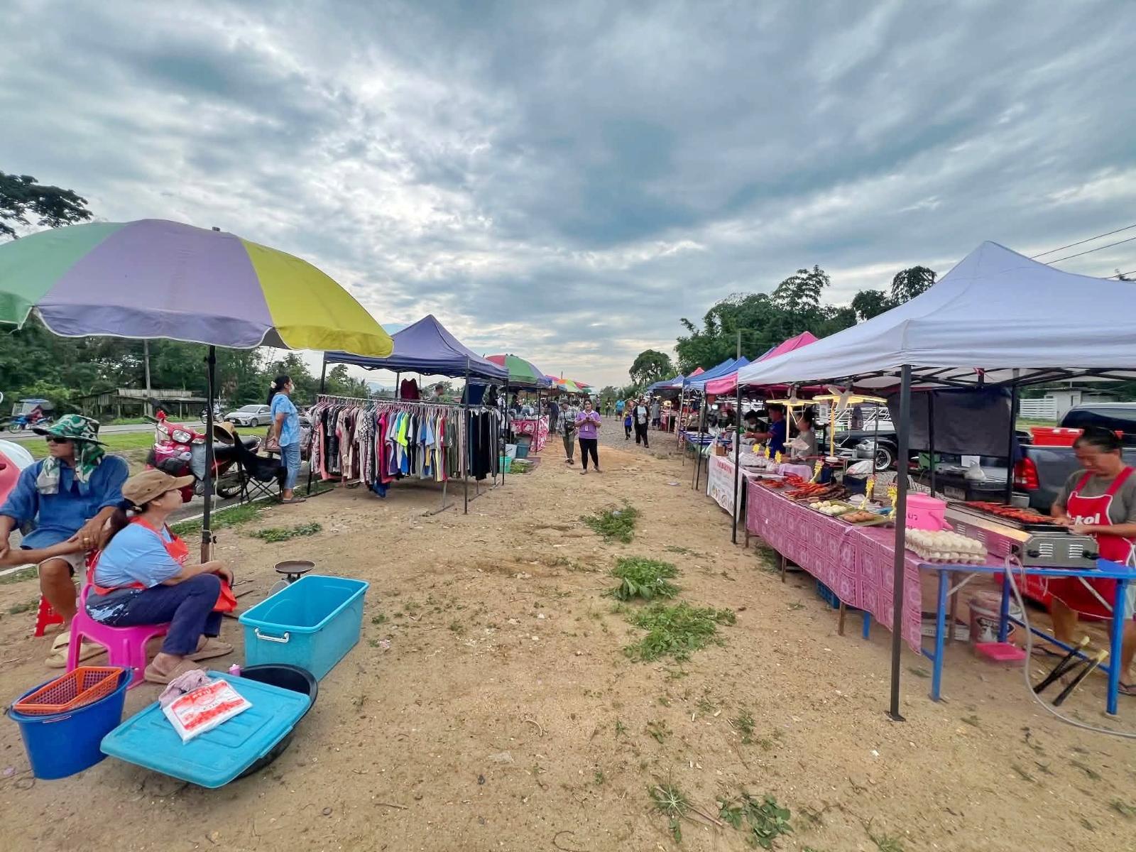 ตลาดนัดชุมชนบ้านผาบ่อง