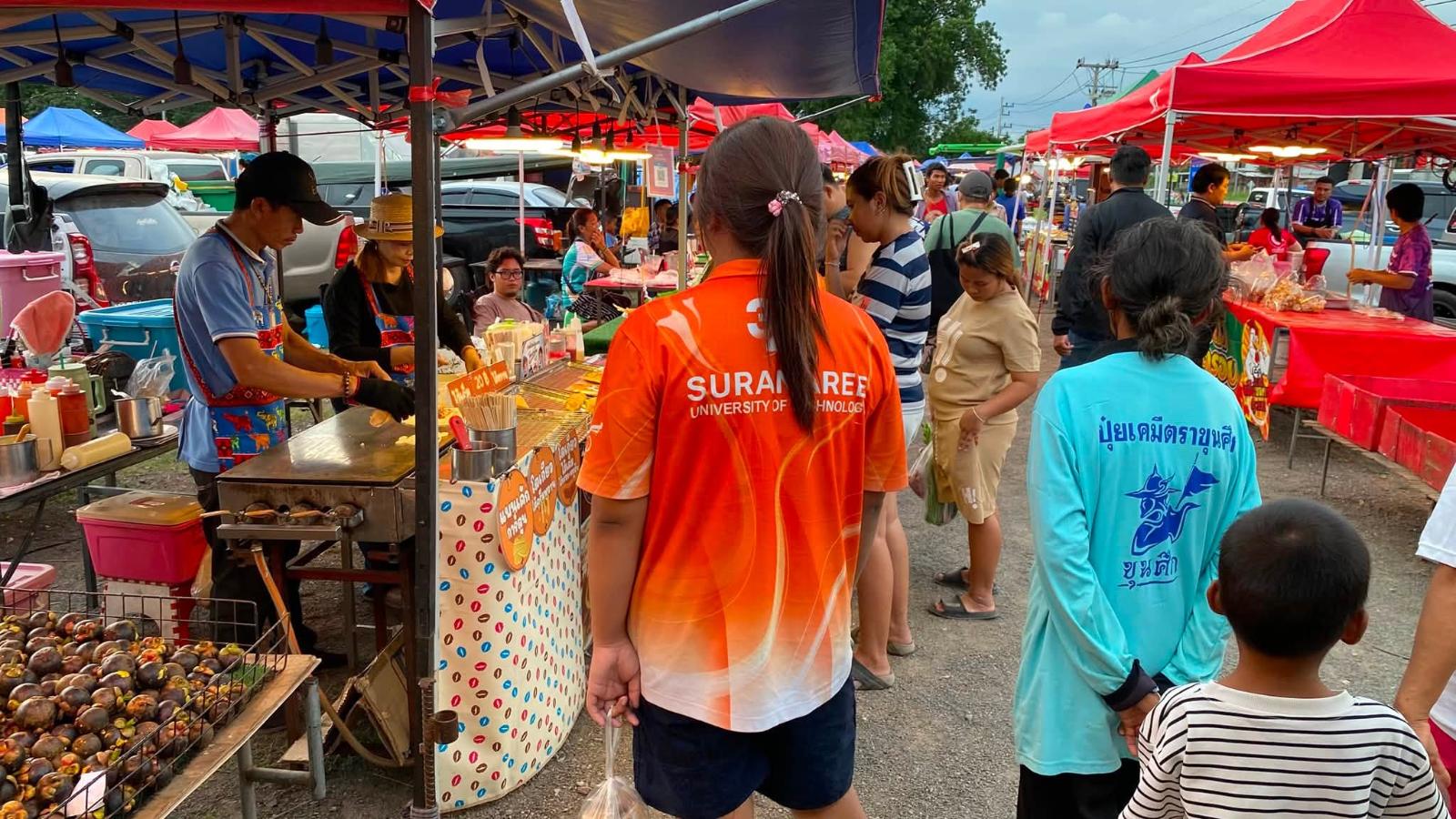 ตลาดนัดมงคลคลองถม